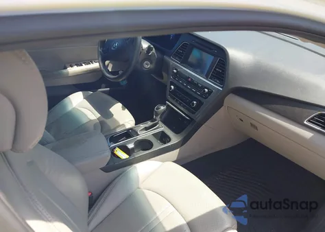 2016 Hyundai Sonata Sport z USA, uszkodzony, nr VIN 5NPE34AF7GH417135